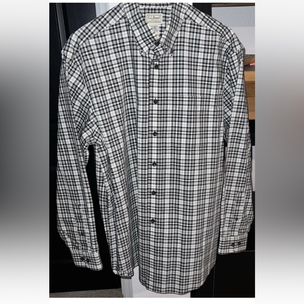 LL Bean Plaid L Long Sleeve Wrinkle Resitant Slightly Fitted Button Down Shirt